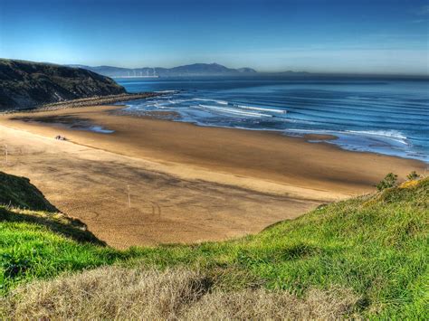 playa larrabasterra